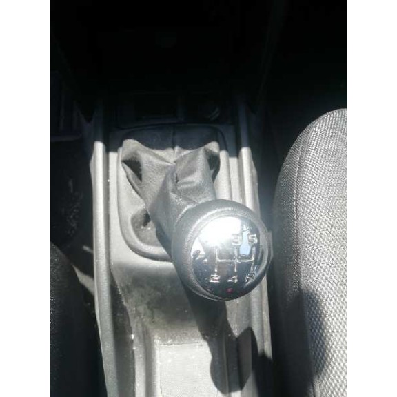 peugeot 207 del año 2010