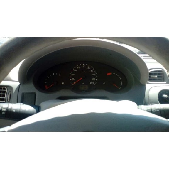 nissan micra (k11) del año 2002