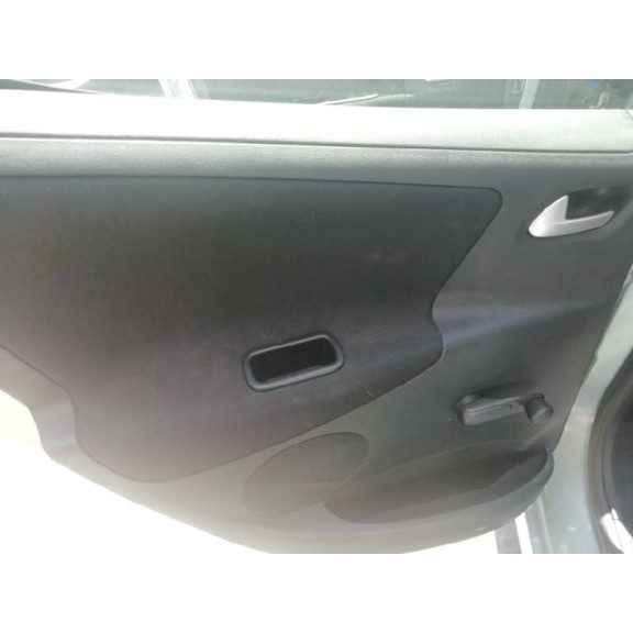 peugeot 207 del año 2010