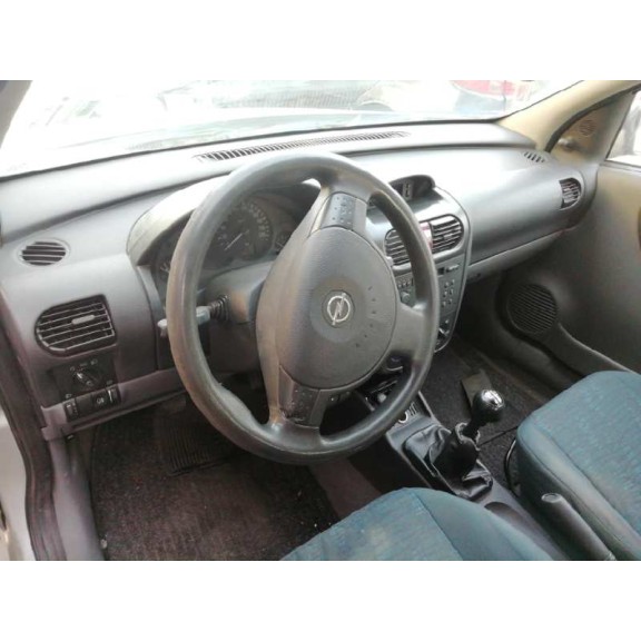 opel corsa c del año 2001