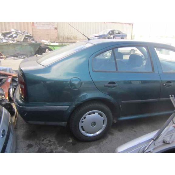 skoda octavia berlina (1u2) del año 1999