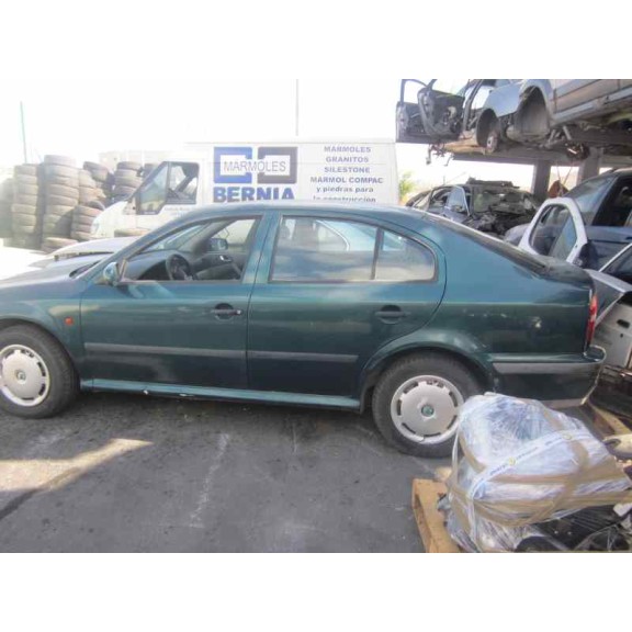 skoda octavia berlina (1u2) del año 1999