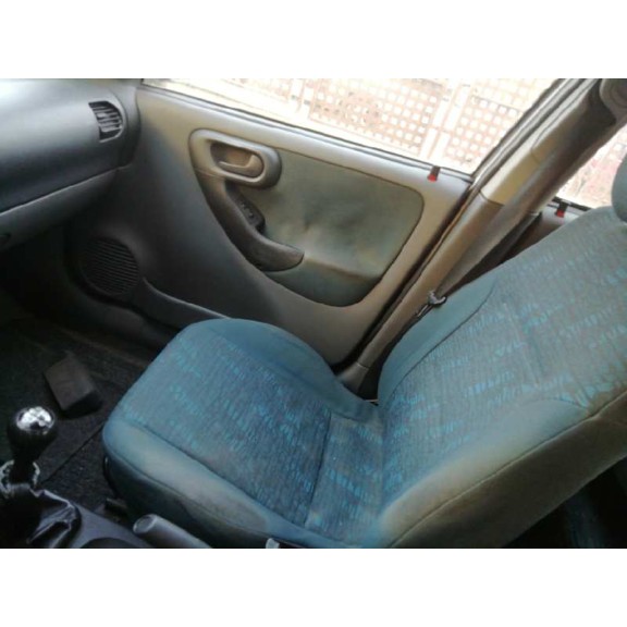 opel corsa c del año 2001