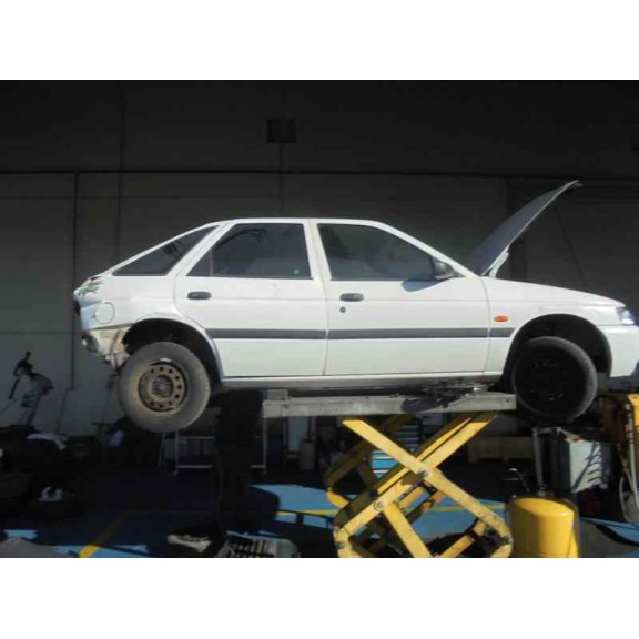 ford escort berlina/turnier del año 1995