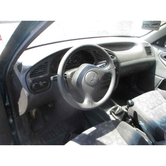 daewoo lanos del año 2001