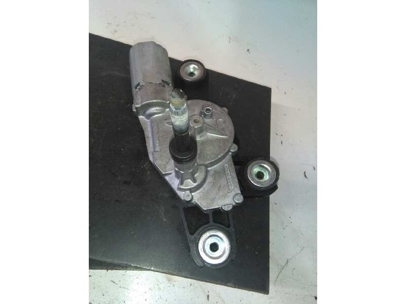 Recambio de motor limpia trasero para ford fiesta (cb1) trend referencia OEM IAM 0390201215  