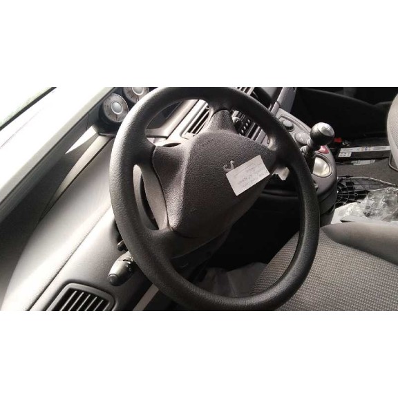 peugeot 807 del año 2005