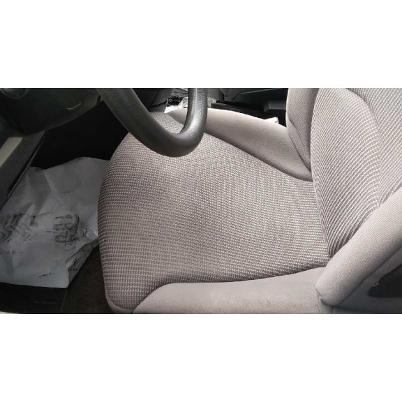 peugeot 807 del año 2005