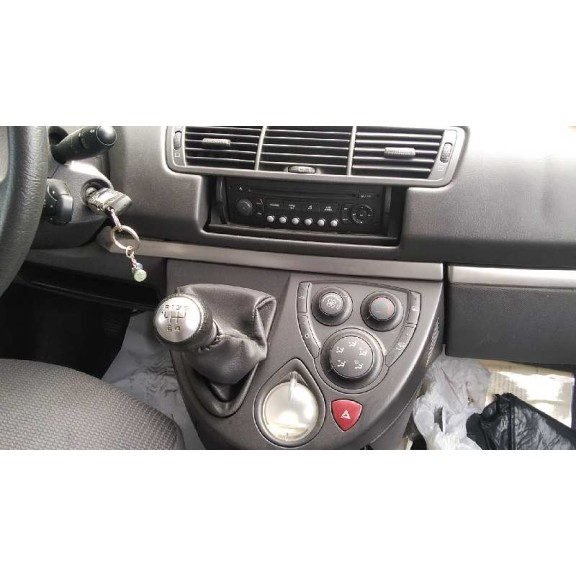 peugeot 807 del año 2005