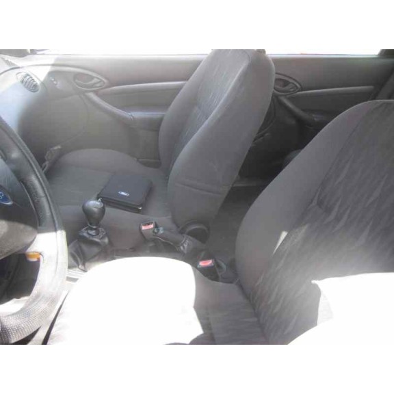 ford focus berlina (cak) del año 2004