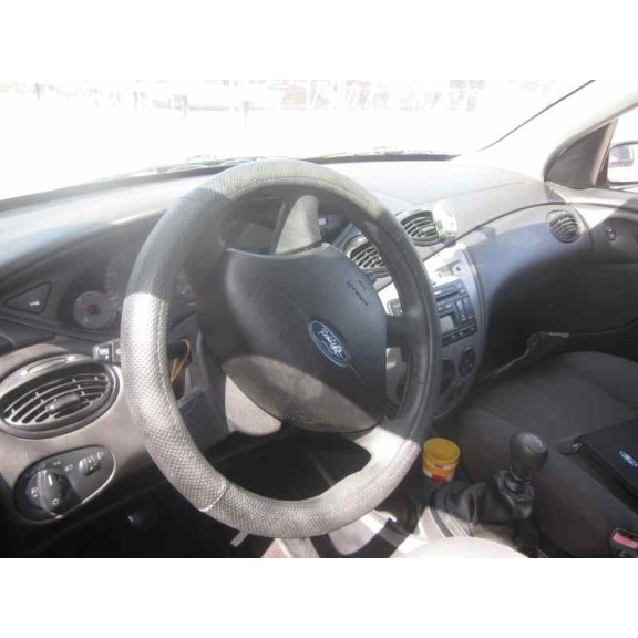 ford focus berlina (cak) del año 2004