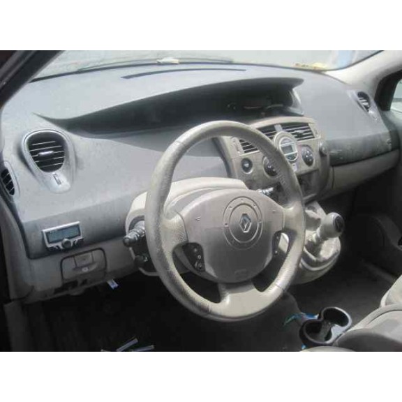 renault grand scenic del año 2004