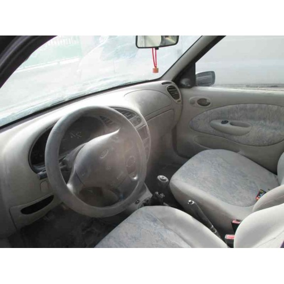 ford fiesta berlina del año 1997