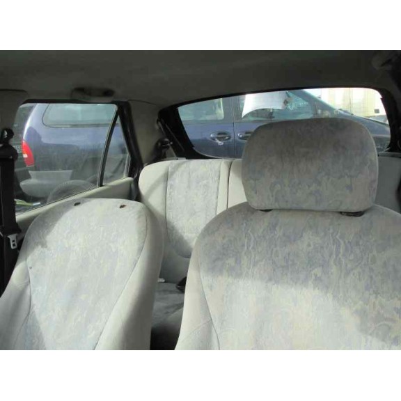 ford fiesta berlina del año 1997