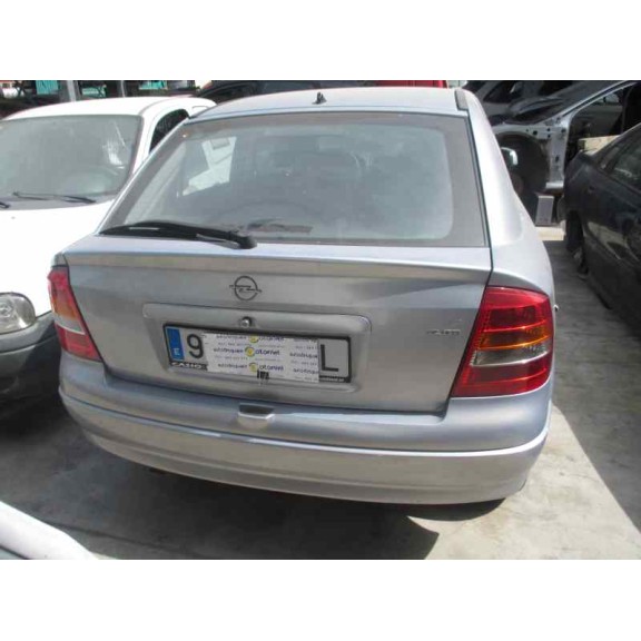 opel astra g berlina del año 2002