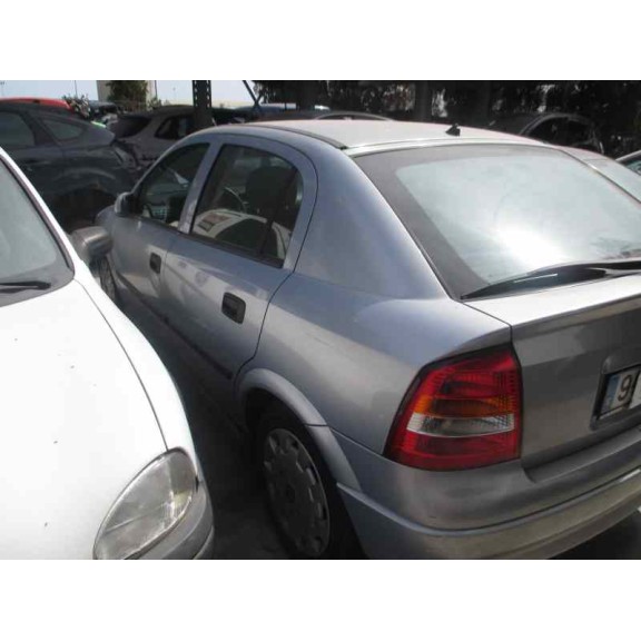 opel astra g berlina del año 2002