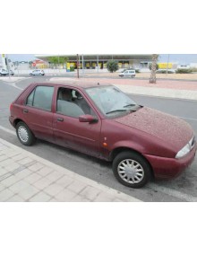 ford fiesta berlina del año 1996 2