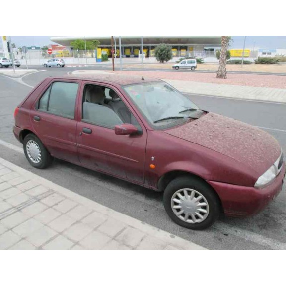 ford fiesta berlina del año 1996