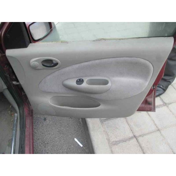 ford fiesta berlina del año 1996