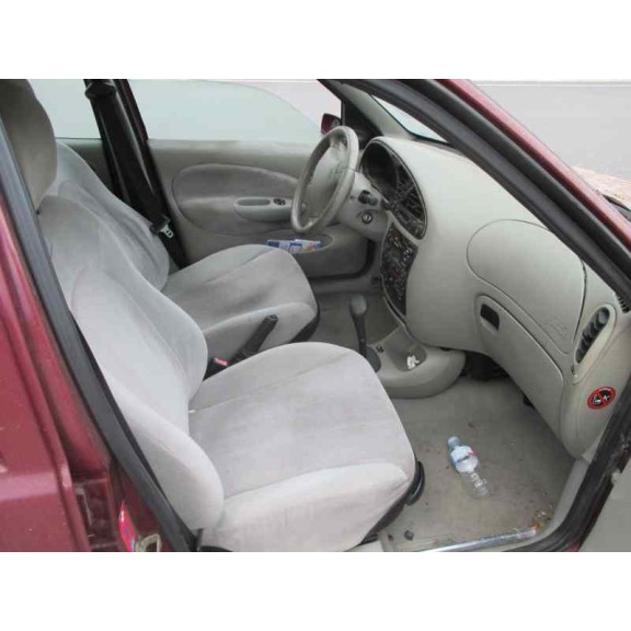 ford fiesta berlina del año 1996