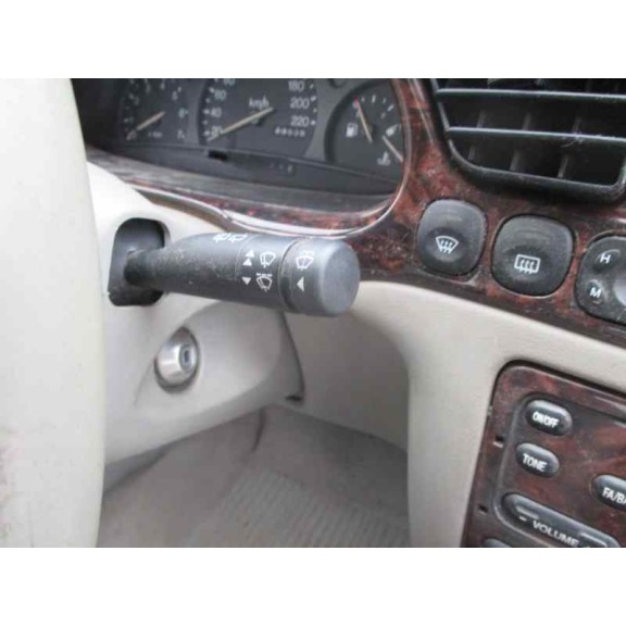 ford fiesta berlina del año 1996