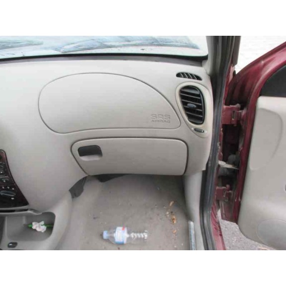 ford fiesta berlina del año 1996