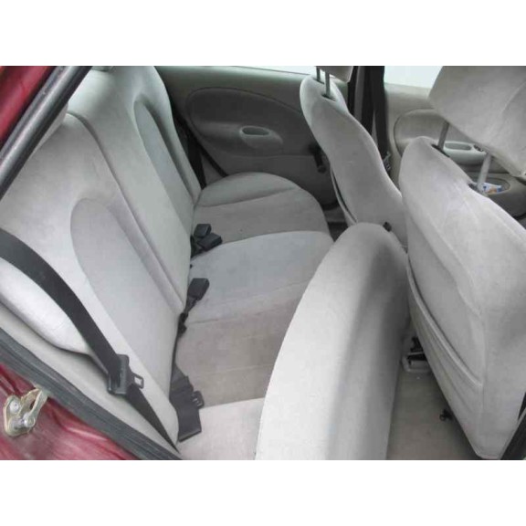 ford fiesta berlina del año 1996