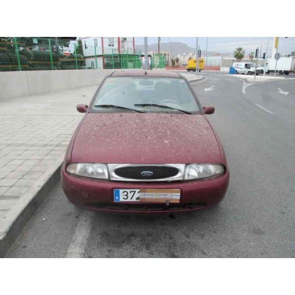 ford fiesta berlina del año 1996