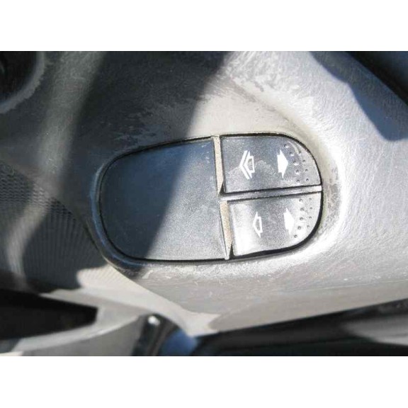 ford focus berlina (cak) del año 2003