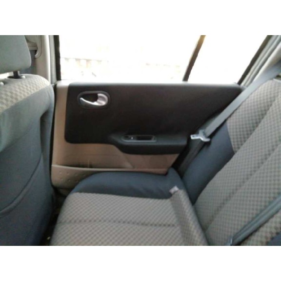 renault megane ii berlina 5p del año 2004