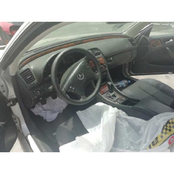 mercedes-benz clase clk (w208) coupe del año 2000