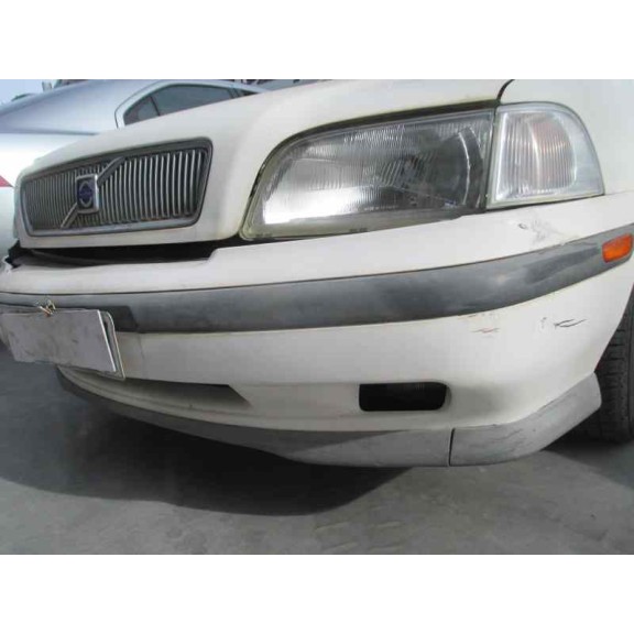 volvo s40 berlina del año 1999