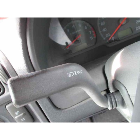 volvo s40 berlina del año 1999