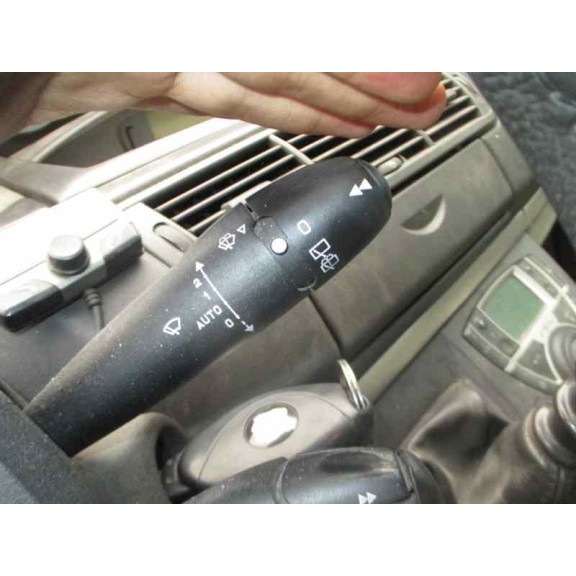 peugeot 807 del año 2004