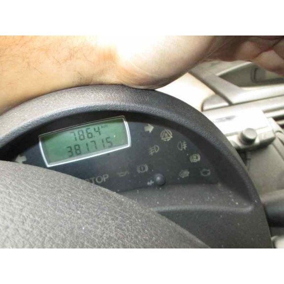 peugeot 807 del año 2004