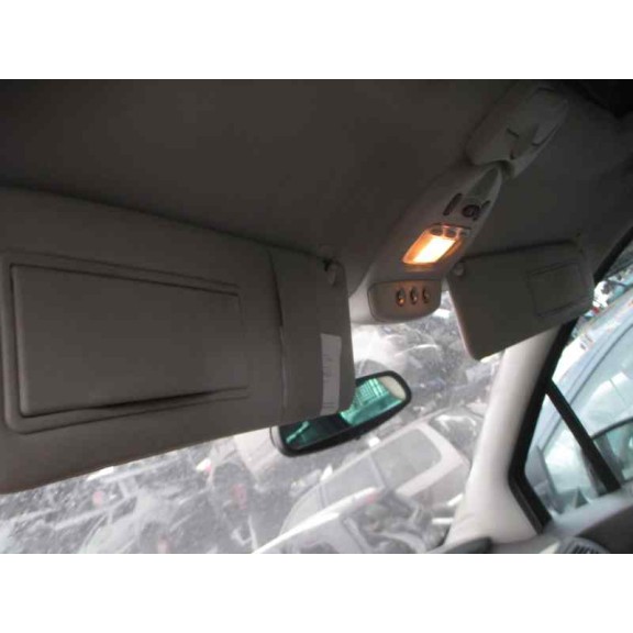 peugeot 807 del año 2004