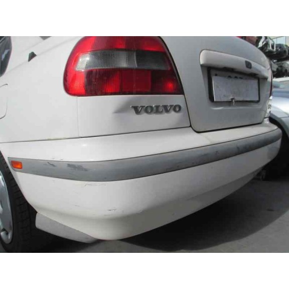 volvo s40 berlina del año 1999