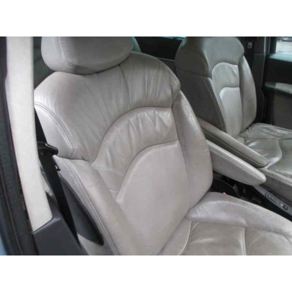 peugeot 807 del año 2004