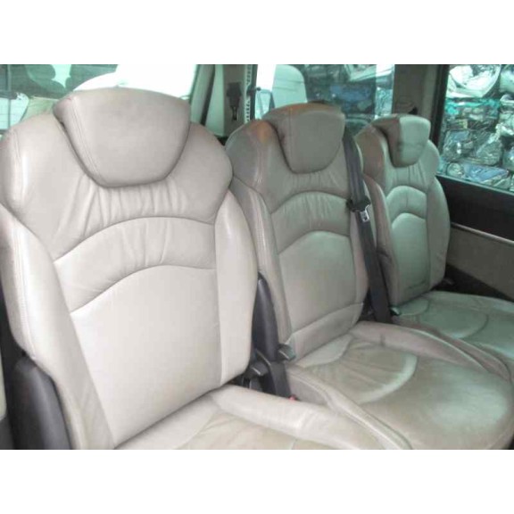 peugeot 807 del año 2004