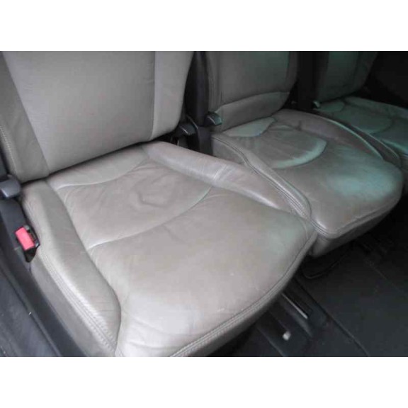 peugeot 807 del año 2004