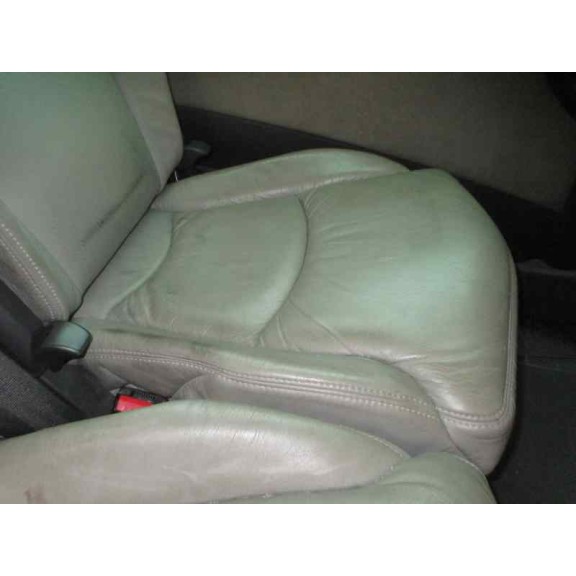 peugeot 807 del año 2004