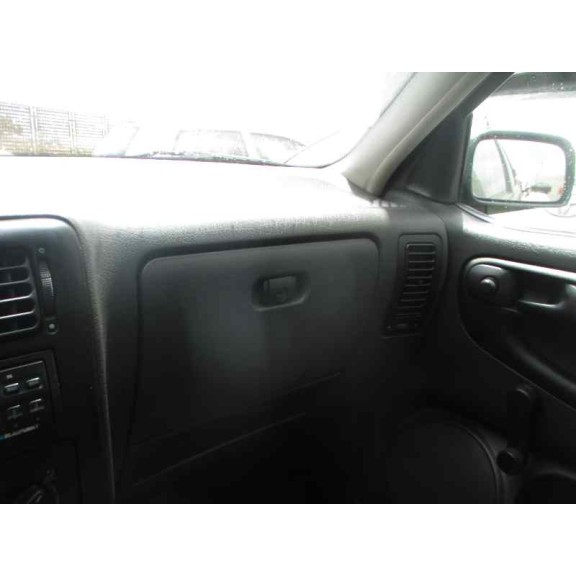 volkswagen polo berlina (6n1) del año 1998