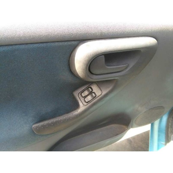 opel corsa c del año 2001