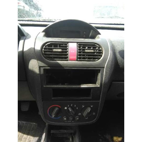 opel corsa c del año 2001