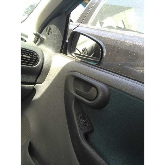 opel corsa c del año 2001