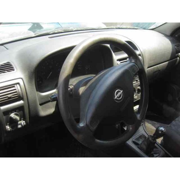 opel astra g berlina del año 1999