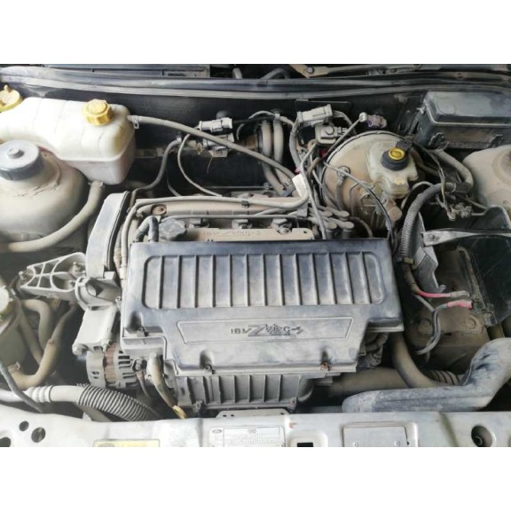 ford fiesta berlina del año 2001