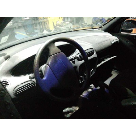 chrysler stratus berlina (ja) del año 2000