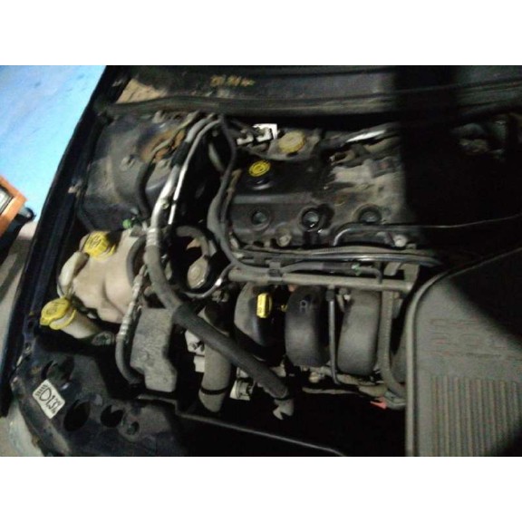 chrysler stratus berlina (ja) del año 2000