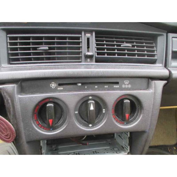 mercedes-benz clase c (w201) berlina del año 1988